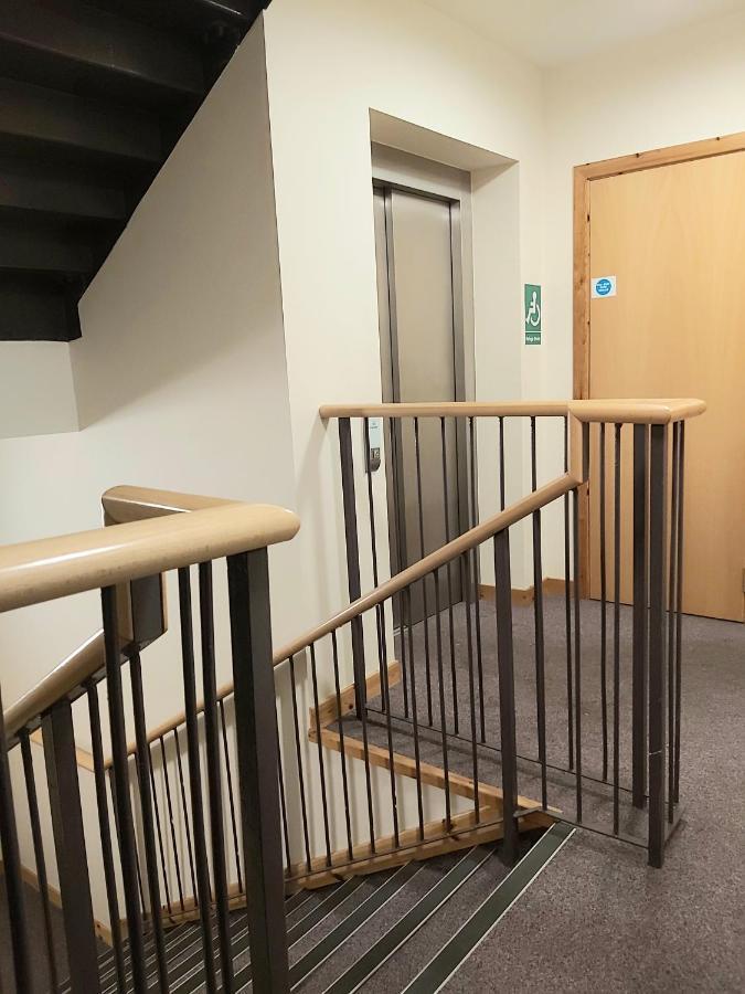 Inverness City Centre Apartment With Elevator And Google Chromecast מראה חיצוני תמונה