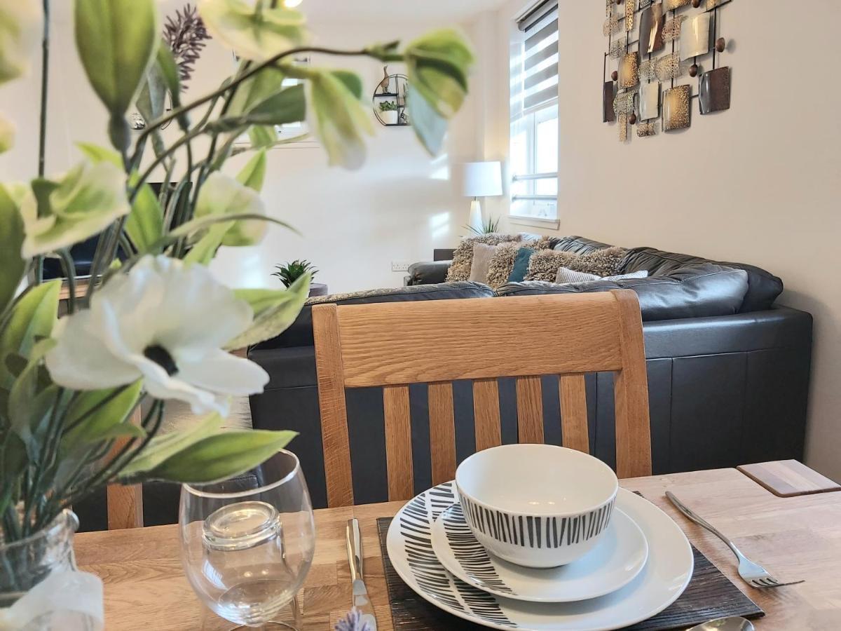 Inverness City Centre Apartment With Elevator And Google Chromecast מראה חיצוני תמונה