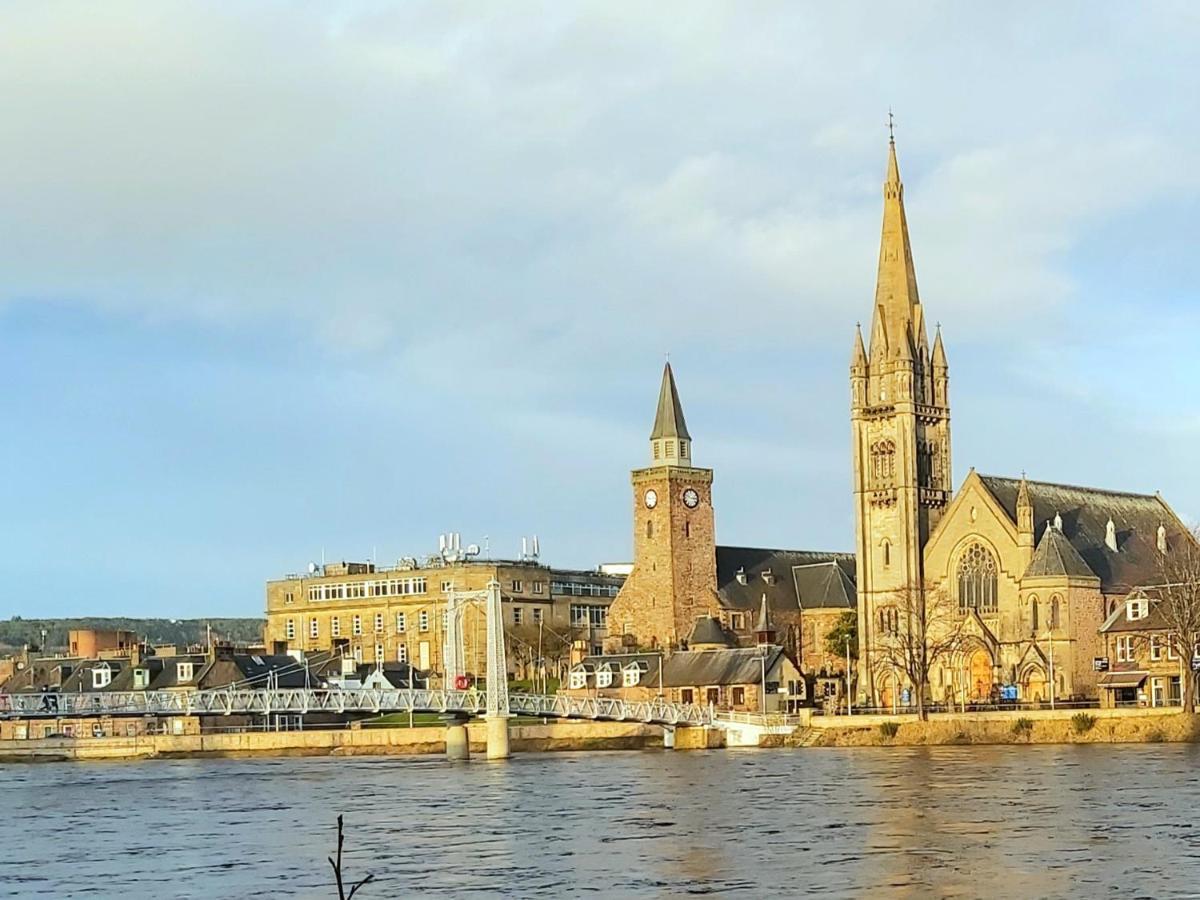 Inverness City Centre Apartment With Elevator And Google Chromecast מראה חיצוני תמונה