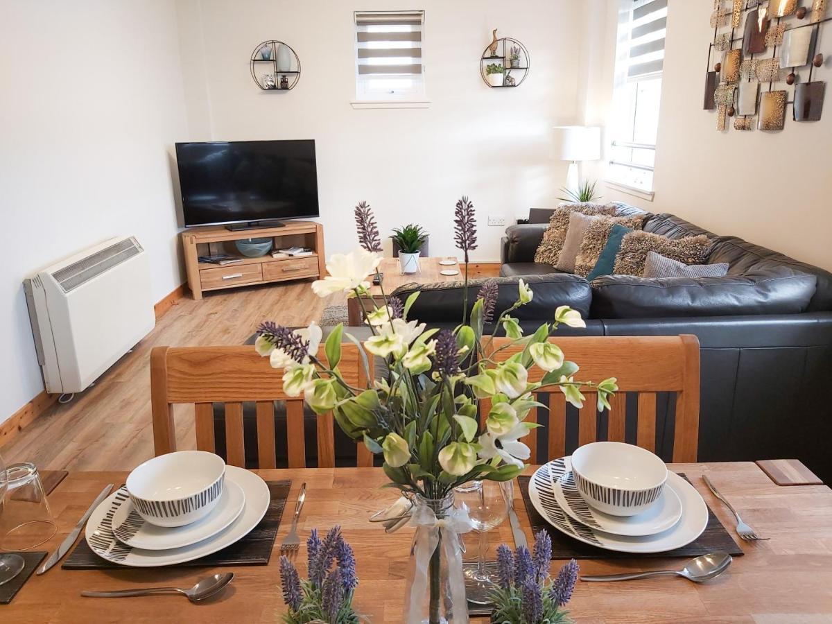 Inverness City Centre Apartment With Elevator And Google Chromecast מראה חיצוני תמונה