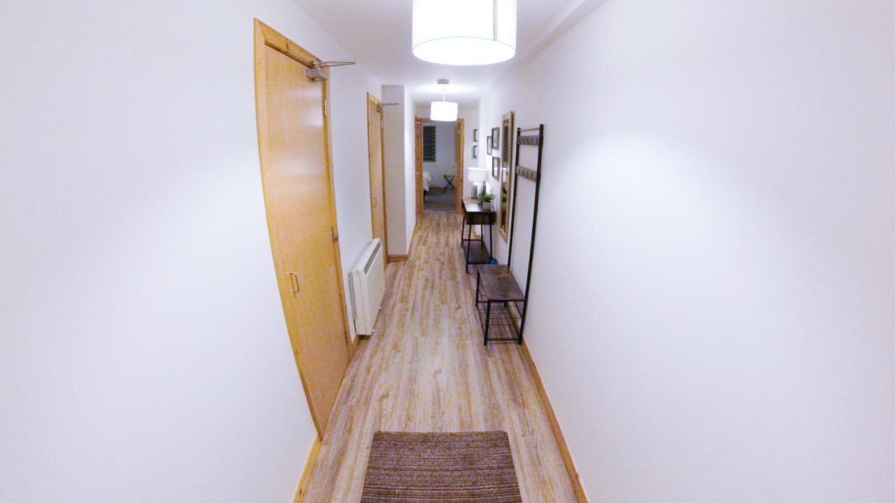 Inverness City Centre Apartment With Elevator And Google Chromecast מראה חיצוני תמונה
